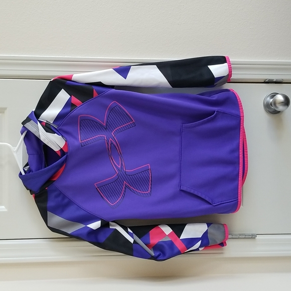 Under Armour Other - Girls Large Under Armour hoodie